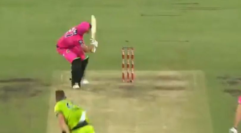 WATCH: Moises Henriques Massive Sixer against Sydney Thunders in Super Over at SCG